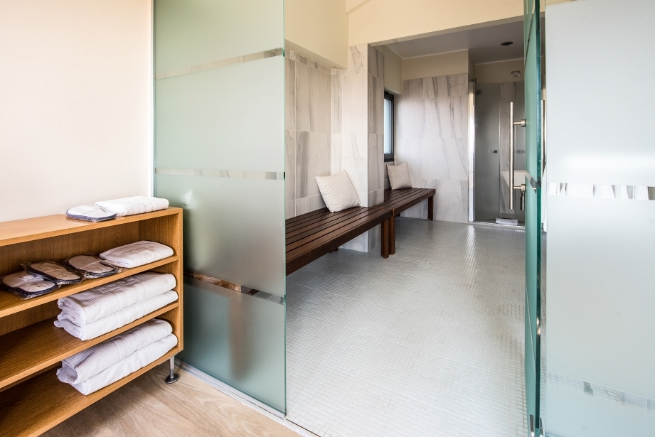 Try the Turkish bath of Hotel Touring in Carpi 