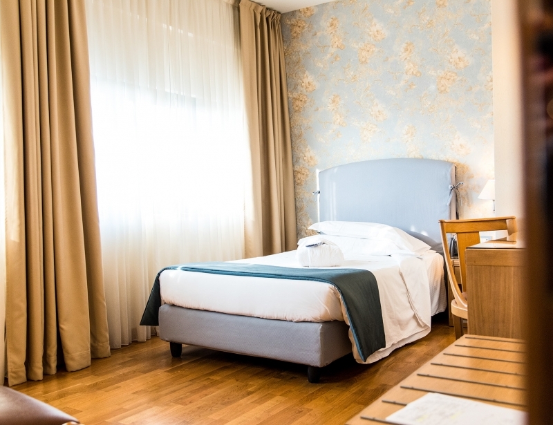 Perfect room for your solo travel to Carpi!