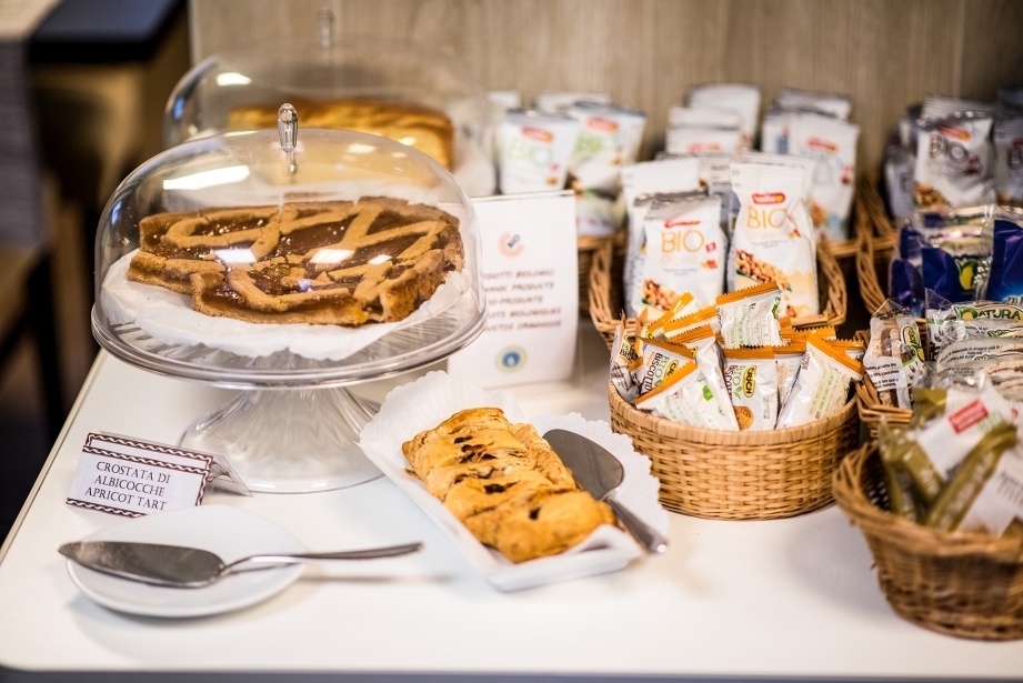 Breakfast with homemade products - Hotel Touring Carpi