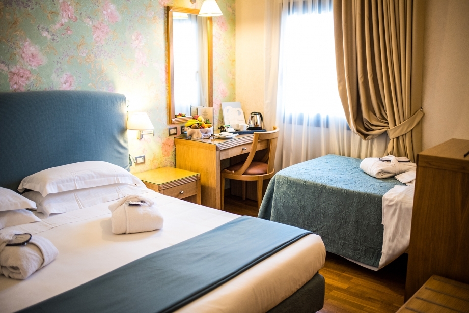 Up to 3 people in the rooms of Hotel Touring Carpi