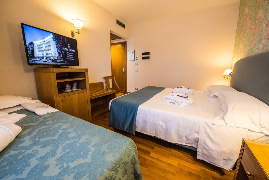 Double room with extra bed - Hotel Touring Carpi