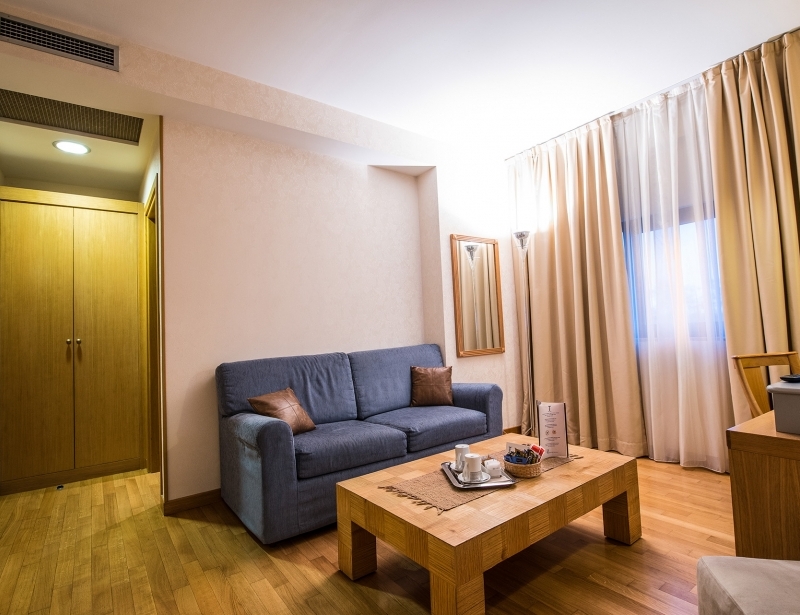 Suite con salottino a Carpi: Hotel Touring 4 stelle
