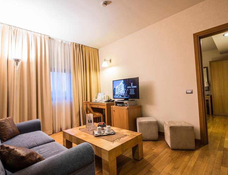 Hotel Touring 4 stelle: suite con salottino a Carpi